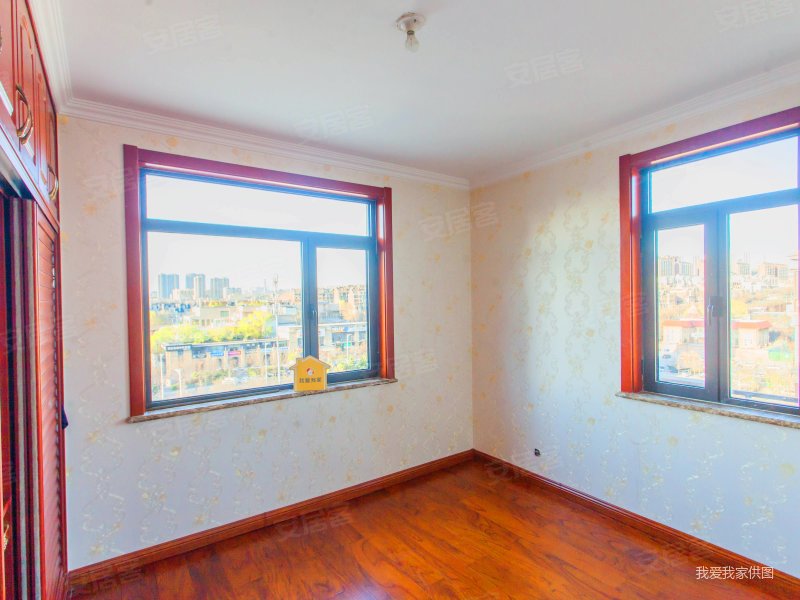 临地铁,半山国际花园(二期)二手房,160万,4室2厅,3卫,127平米-太原