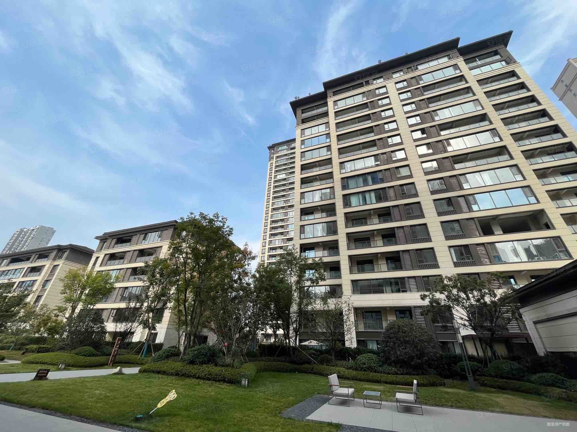 电梯房 高楼层视野好 双卫生间 低容积 钥匙房 南北通透,蓝城兰园二手