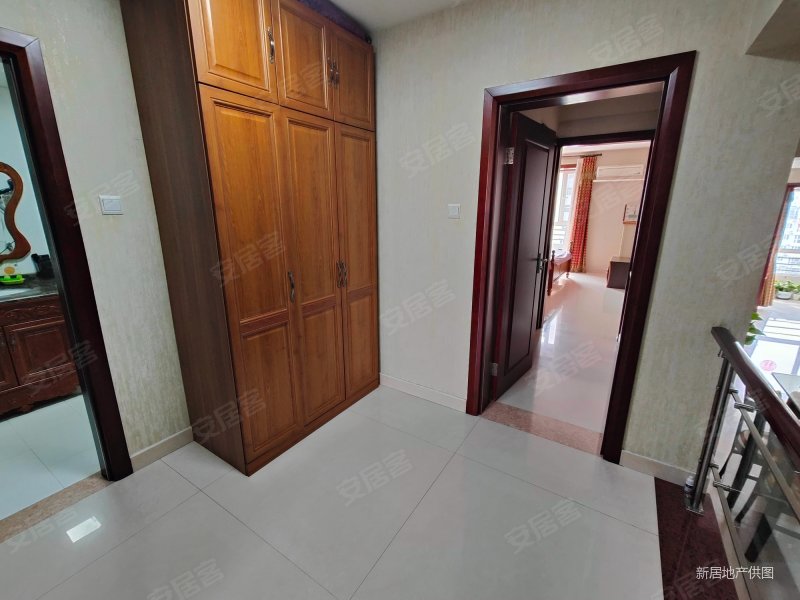 精装全明楼正不临街集体供单元门平层好楼层