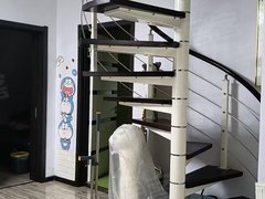 白山浑江浑江大街天成中介房源，彩虹家园跃层，电梯100平，2室1厅，空调出租房源真实图片