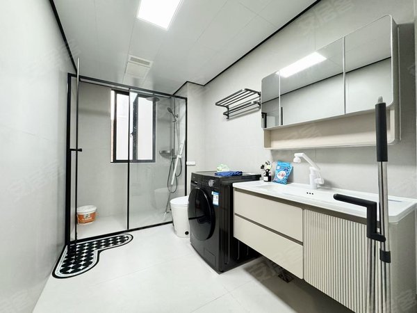 金华东阳横店南江名郡南江名郡！南江悦隔壁！装修炒鸡好！中央空调！带车位！豪华装修出租房源真实图片