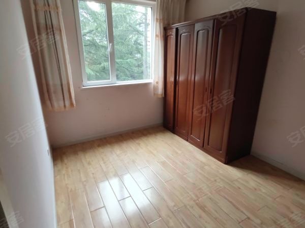 青岛胶州三里河三里河花园三里河花园 大套二  精装 带家具家电  随时