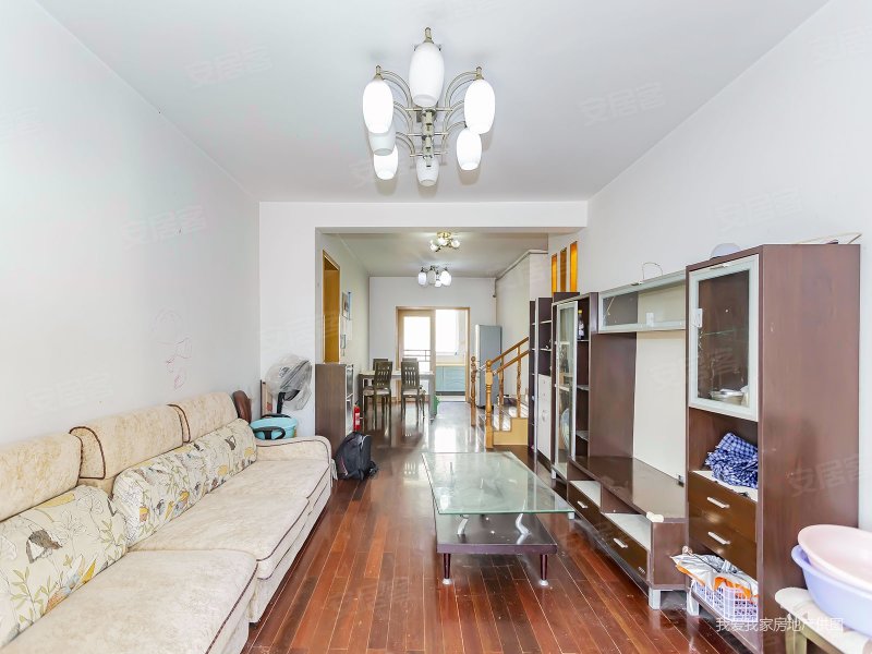 金龙花园南北通透大两房楼层好不靠路诚心出售