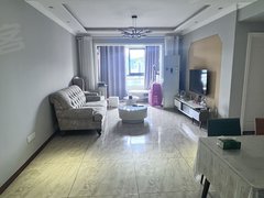 重庆两江新区两路春华大道轻轨站9 10号线水獭商城装修精致领包入住全女生出租房源真实图片