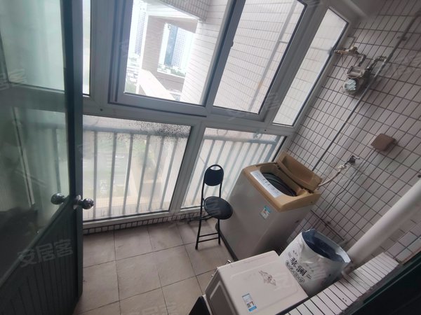 深圳福田景田北景尚雅苑新出高楼层看山景一房一厅 状态很好可以实地