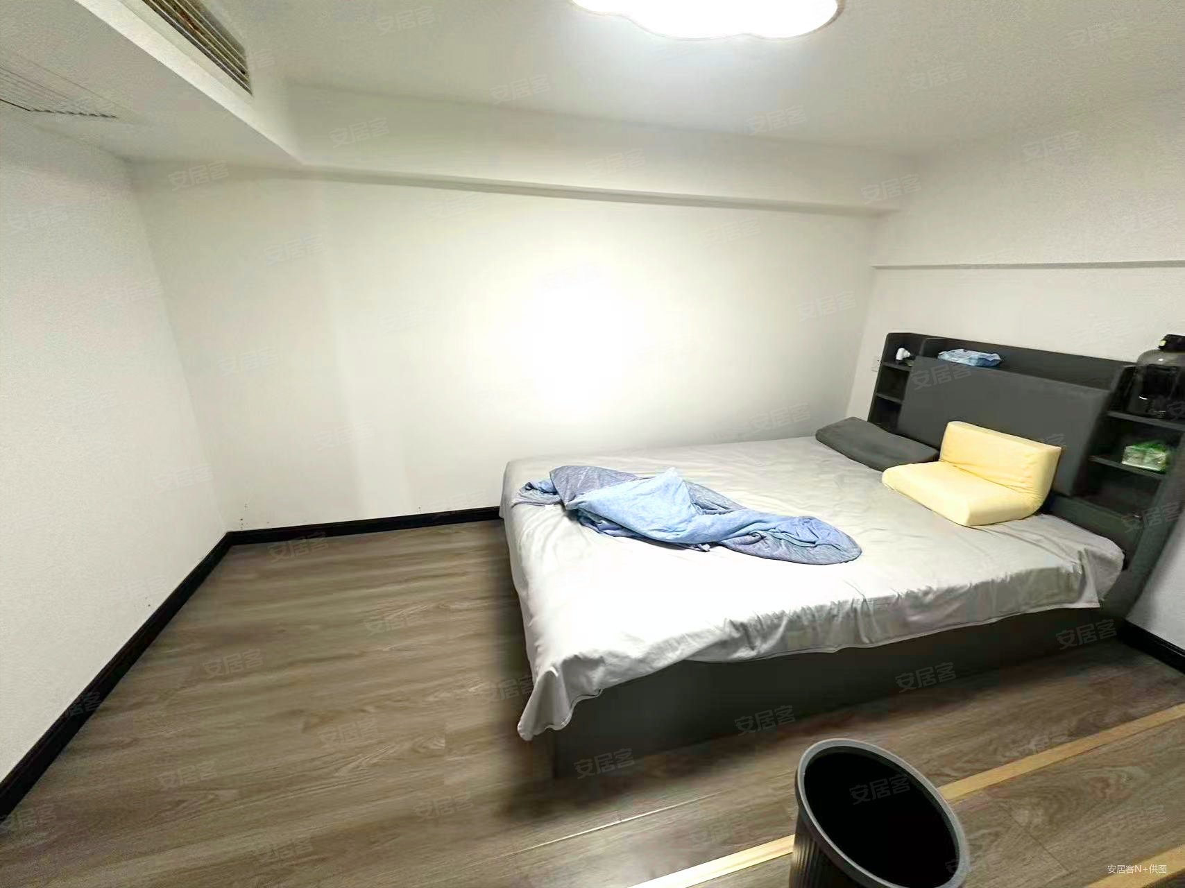 招商碧桂园依云四季(商住楼)5室1厅1卫40.78㎡南115万