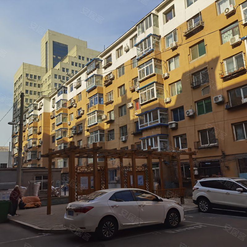 七纬路小区和平新村一环以内