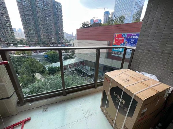 深圳龙华锦绣江南壹成中心第二区壹城中心二区 小区房两房车位充足 楼