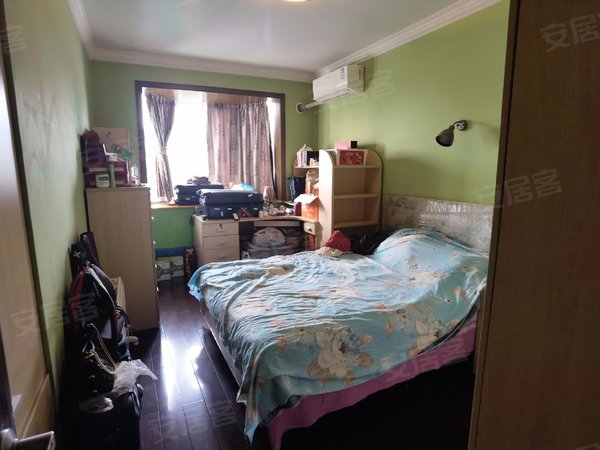 上海长宁镇宁路愚园书香公寓愚园书香公寓,两房两厅两卫,电梯房,一梯