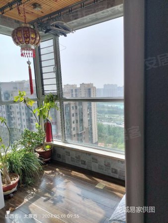 东景苑3室2厅2卫154.6㎡南北133万