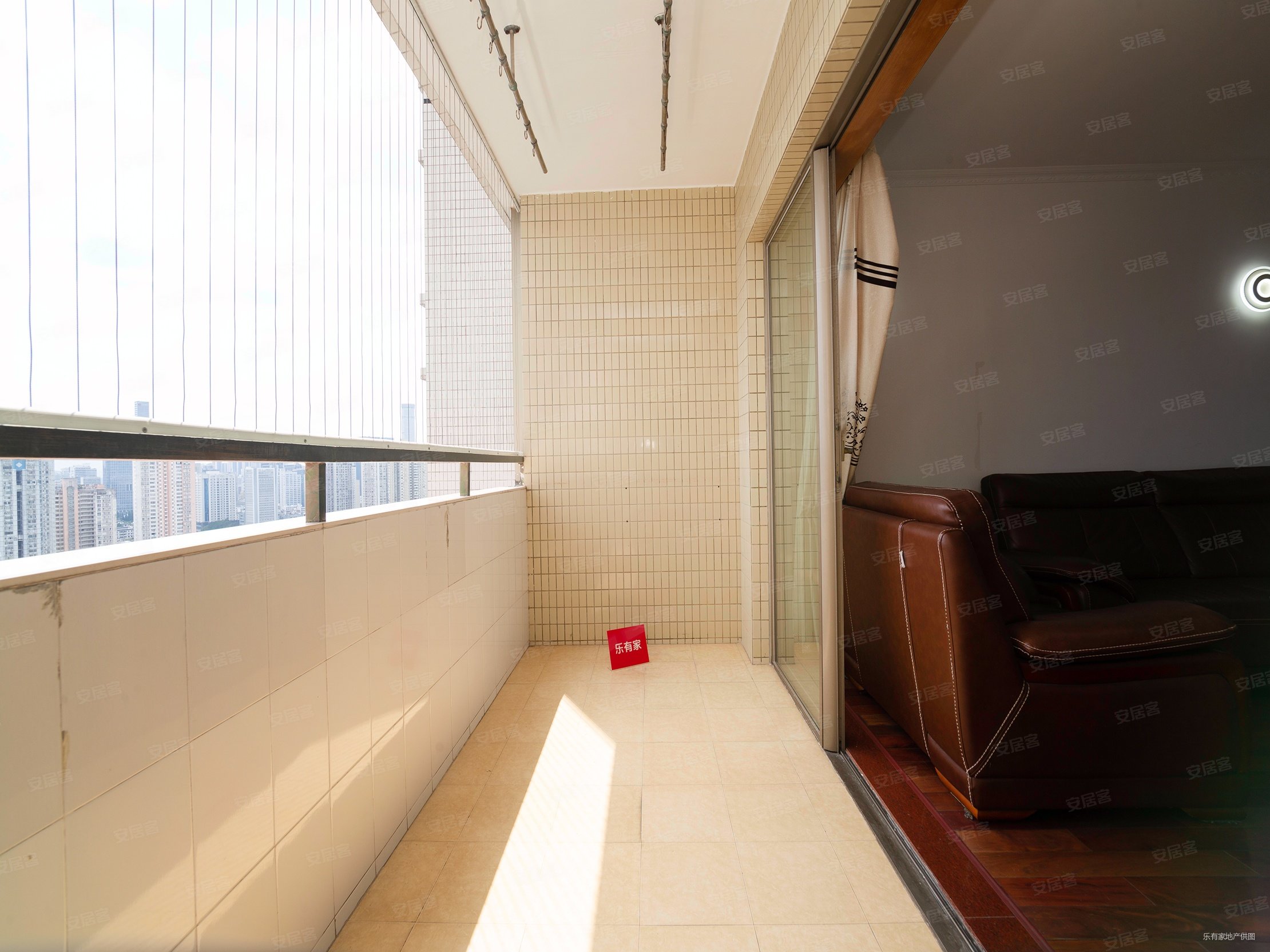 盛世鹏程花园4室2厅0卫147.93㎡南北1040万