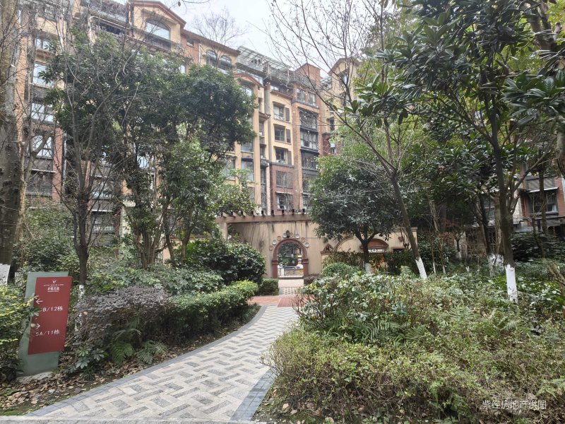 君悦名筑房东装修房当清水卖还不来看吗高档小区西班牙风