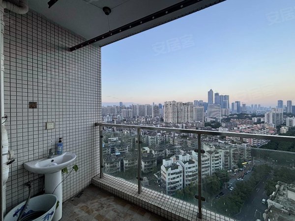 金丰大厦 电梯三房精装修 视野靓 看广州塔 拎包入住 楼龄新