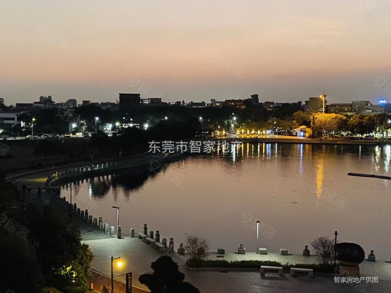 碧桂园映月台别墅  实用300平送两个车位 急售