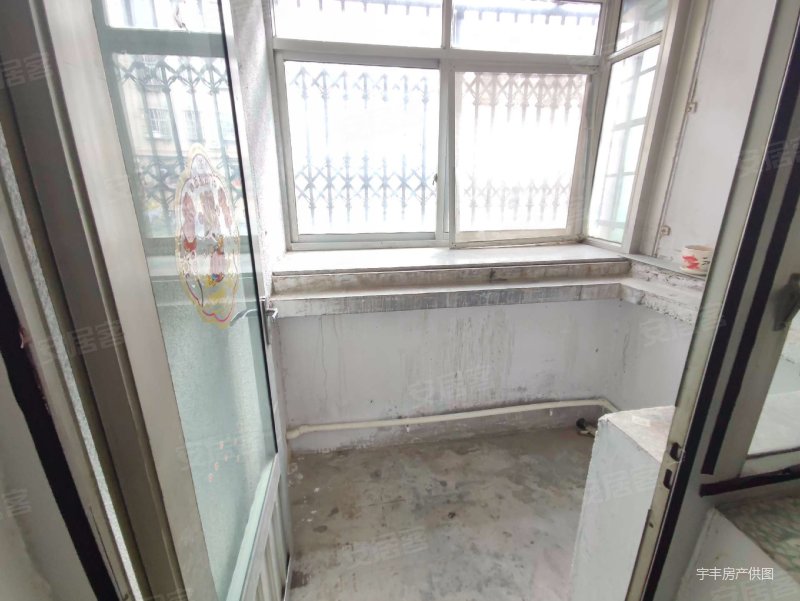 三室两厅明珠园步梯一楼可拎包入住现53w