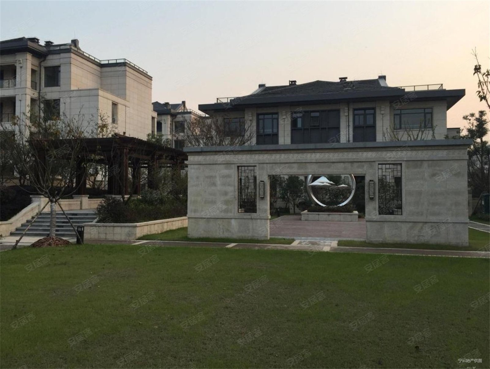 100平大院子方山脚下低密度别墅区弘景雅墅五矿九玺台