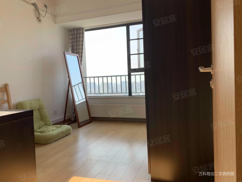 万科金色海蓉二期2室1厅1卫67㎡东南195万