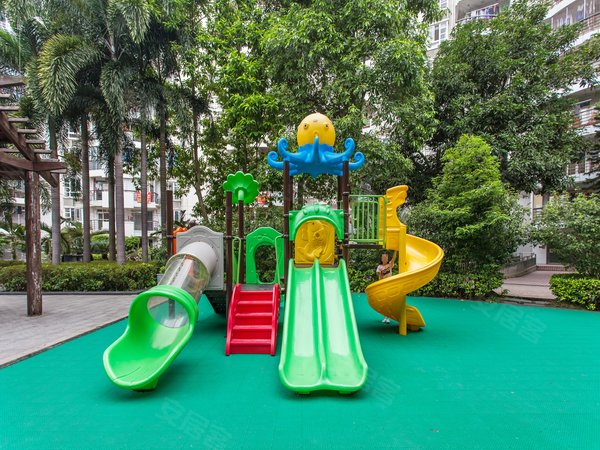 深圳龙华梅林关口丰泽湖山庄出门就是6号线梅林关,空置可拎包入住