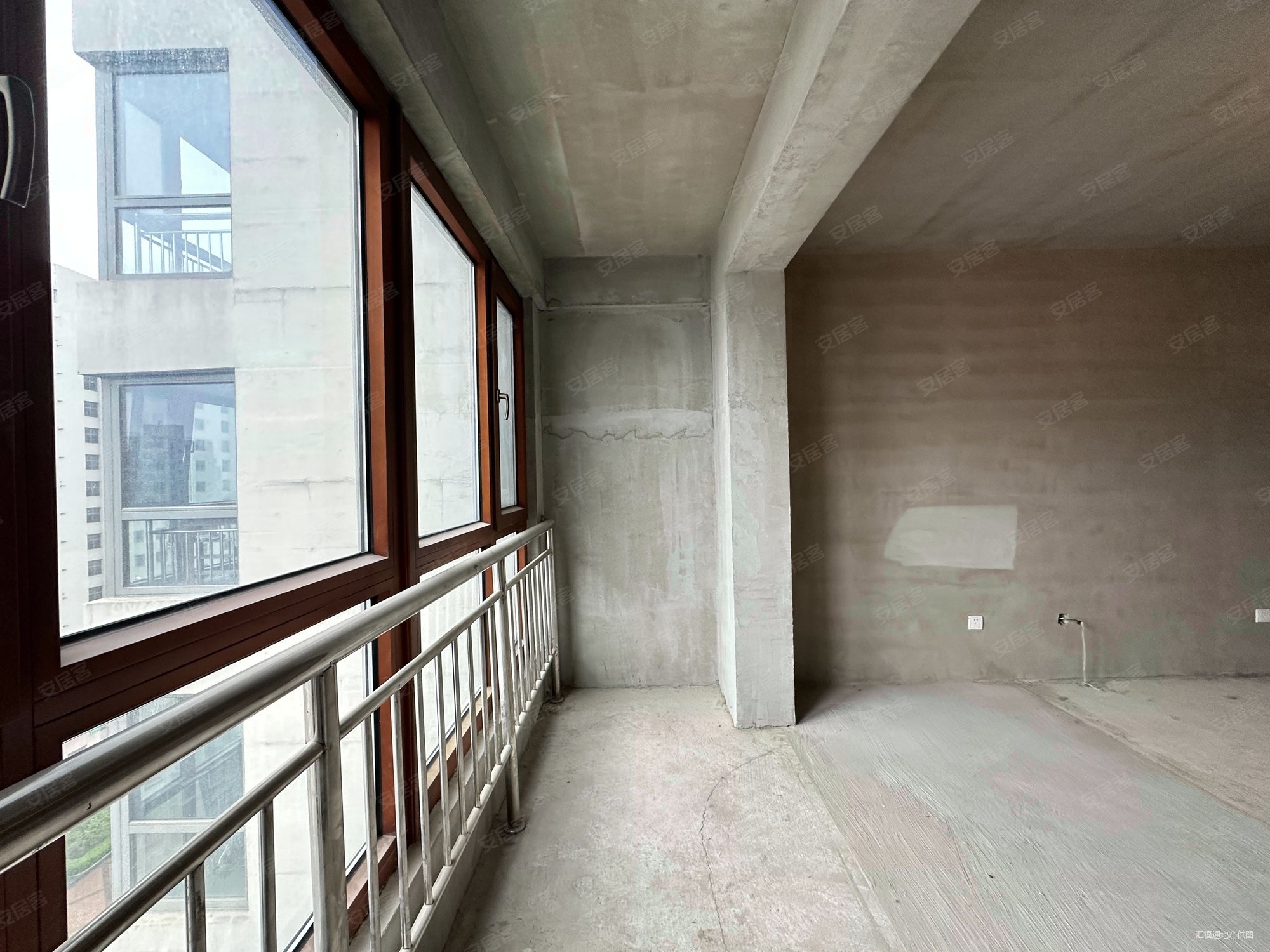 金品时代3室2厅2卫142㎡南北129.9万