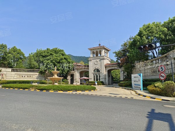杭州富阳银湖九龙仓雍景山(公寓住宅)银湖实验学校旁 精装3房 自住