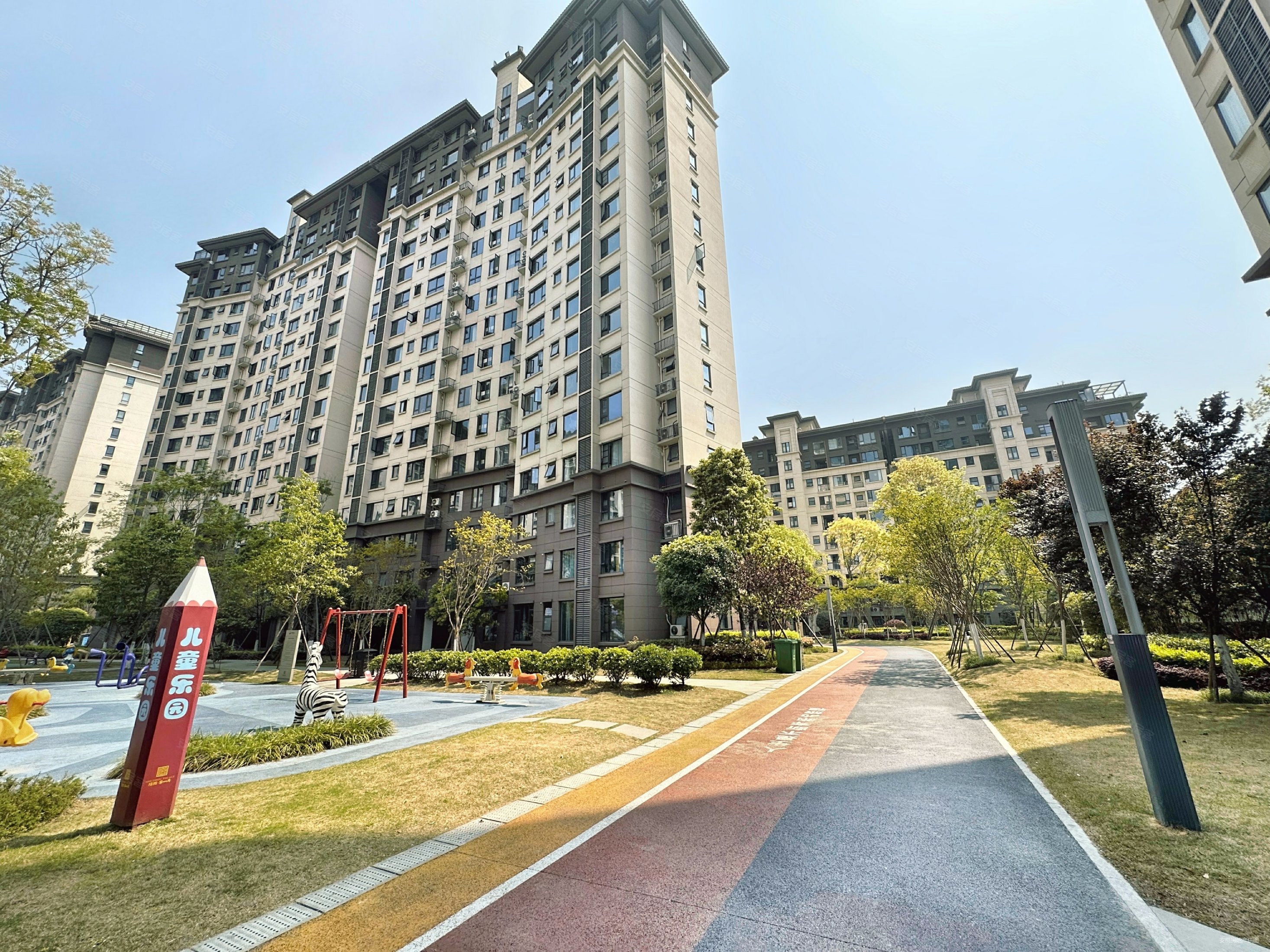 隆腾蜀州府4室2厅2卫124㎡南北105万