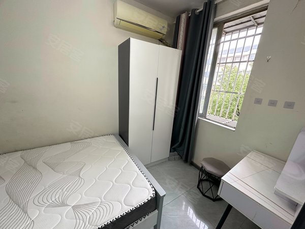 昆山玉山城南中华园(东村)中华园精装独卫,近万达,立臻,仁宝,房间干净