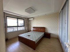 无锡江阴周庄滨河家园两室出租2000元一个月，拎包入住出租房源真实图片