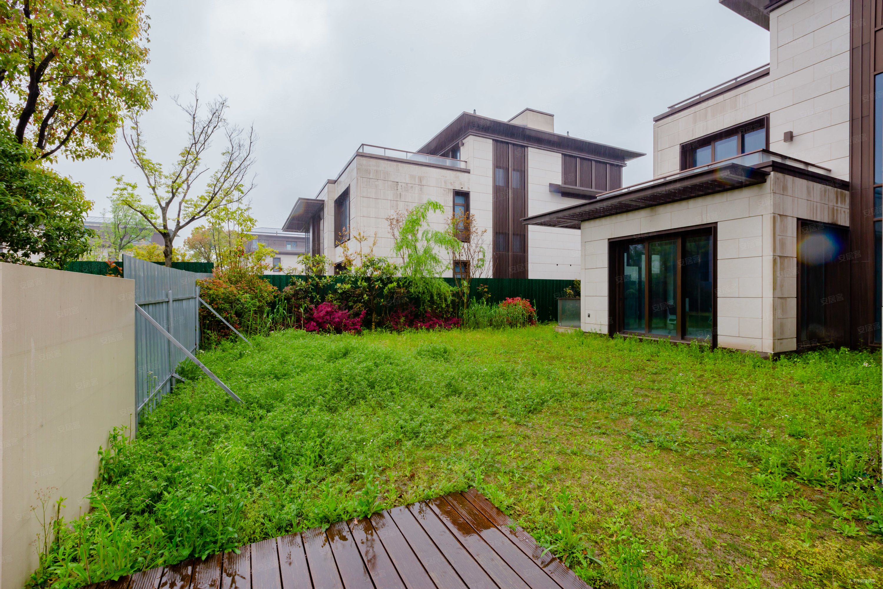 上海房产网>上海二手房>浦东二手房>碧云二手房>碧云尊邸(别墅)>