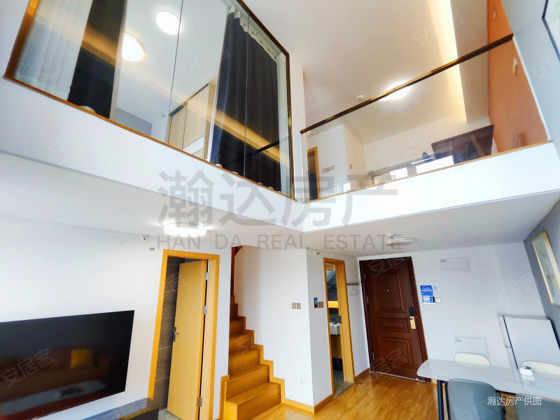 金山湖热门小区奥园领寓复式2房保养新中心地段可注册公司