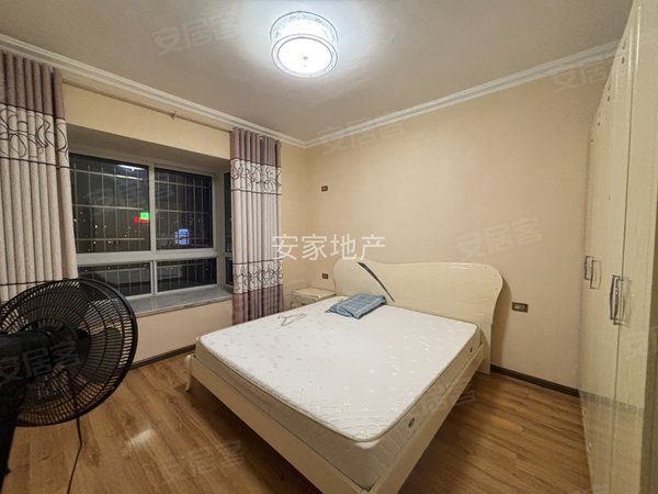 黔南都匀都匀万达广场华馨湾万达 水岸公馆 华馨湾 3室2厅2卫精装家电