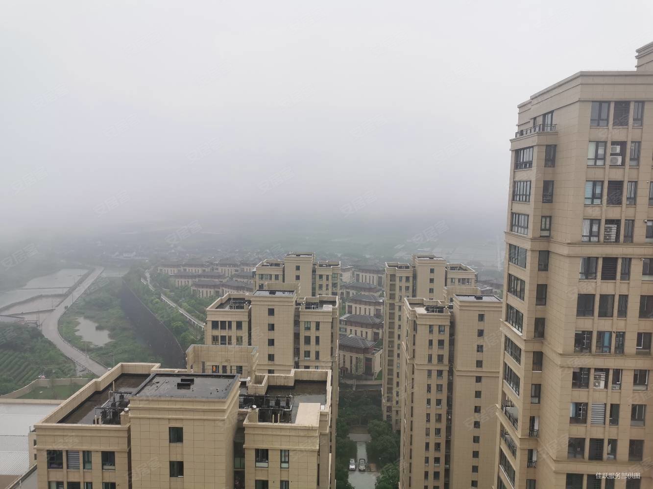 亚隆它山郡3室2厅1卫128.9㎡南北185万