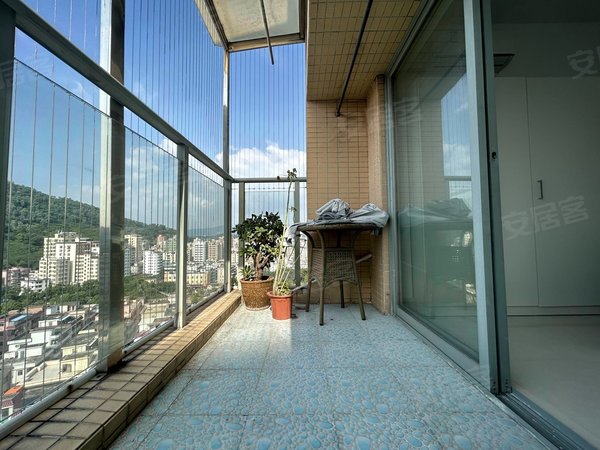 深圳宝安西乡凤凰雅居12号线宝田一路 凤凰雅居 清爽三房 拎包入住