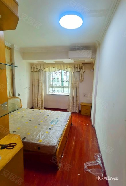 康怡花园出行方便南北通透有电梯双卫格局精装修