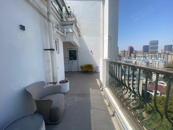 【多图】虹桥城市花园(公寓住宅),古北租房,地铁口 复式 时尚精装修