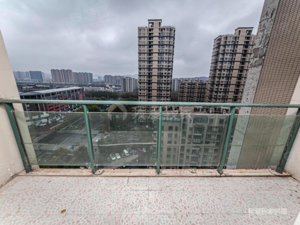 环境优美,网易附近 五号线聚才路地铁口,纯边套,南岸晶都花园二手房