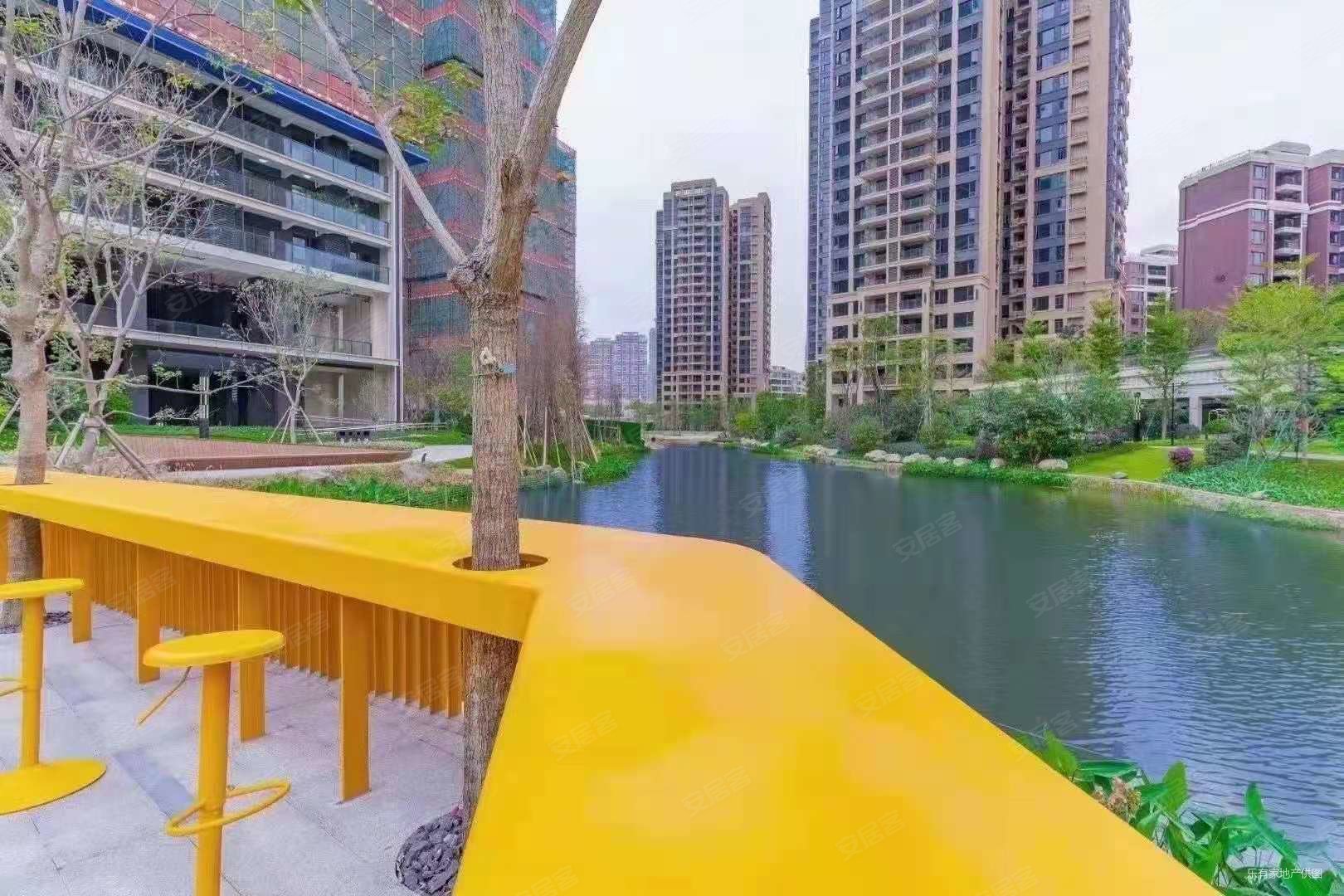 枫璟丽园4室2厅2卫78.11㎡南北113.82万