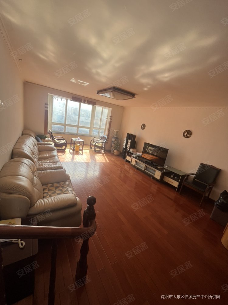 春晖家园,地铁口   ,南北通透,没公摊,物业费5角