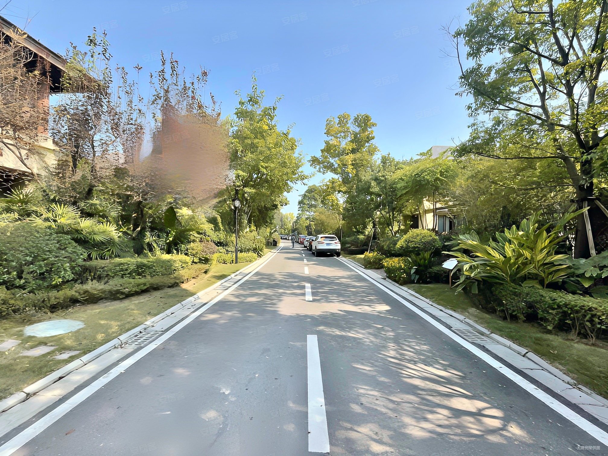 龙湖小院青城2室2厅1卫63.44㎡南北75万