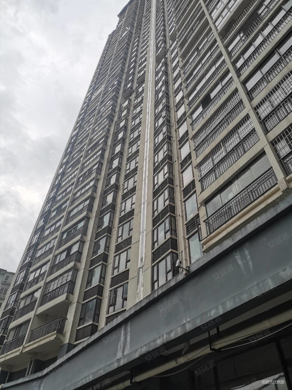 满五 楼龄新,金狮小区狮子组团二手房,85万,4室2厅,2卫,132平米-贵阳