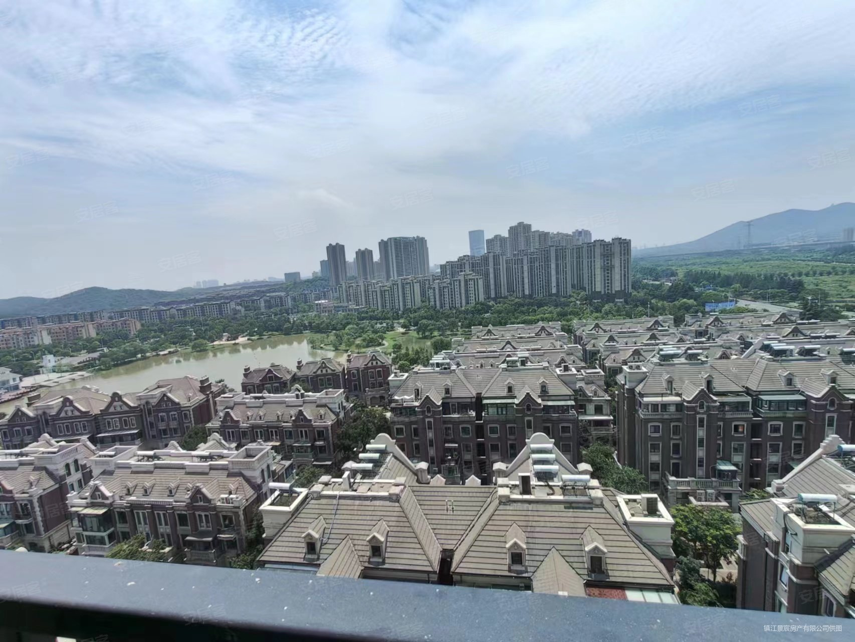 润城御珑湖3室2厅2卫155.33㎡南北188万