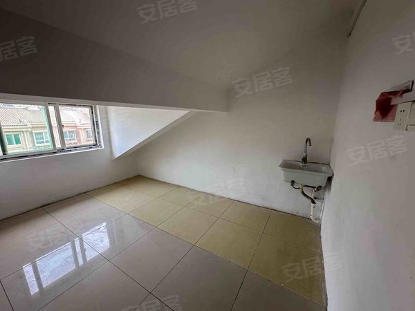 济南高新国际会展中心邓家花园邓家花园 4室1厅1卫  80平米出租房源