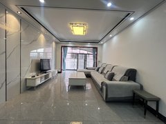 河池金城江金城江城区城西六十米大道精装房，四房两厅三卫，家具家电都新，坐北朝南！出租房源真实图片