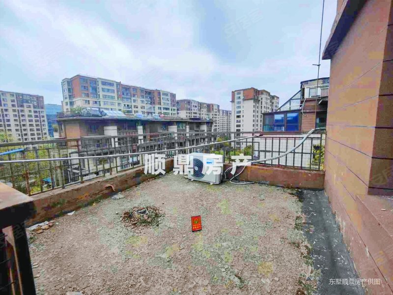 世茂君望墅顶跃洋房150平大露台出租装修价格好谈