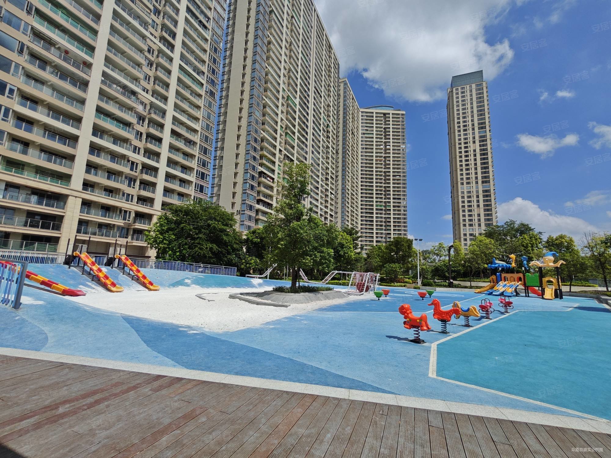 保利达江湾南岸新二期252平大平层视野开阔无遮挡一线临江