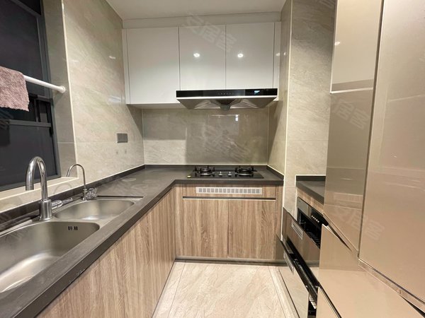 萝岗地铁站旁保利罗兰国际三期精装三房两卫拎包入住安静