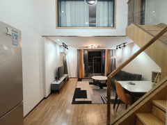 东莞南城南城车站UCC复式两房  九成新  拎包入住出租房源真实图片