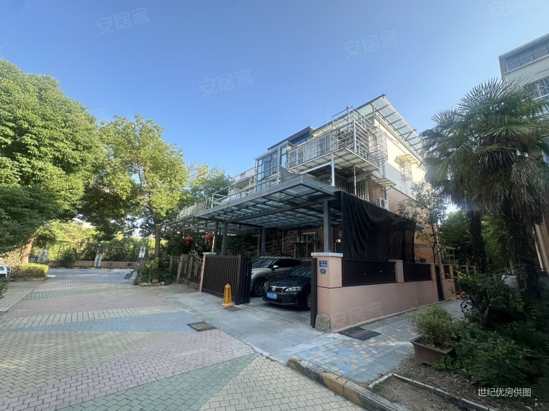 汀香水榭(别墅)4室2厅3卫193.57㎡南北299万