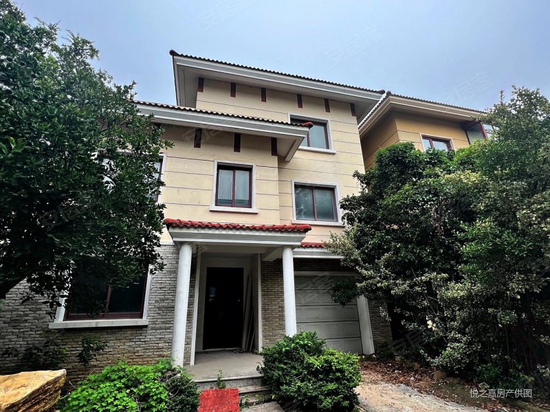 精耕丰泽园别墅占地12亩临水设计挑高大客厅