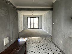 望景华庭毛坯3房 大面积 租金低 有一个空调