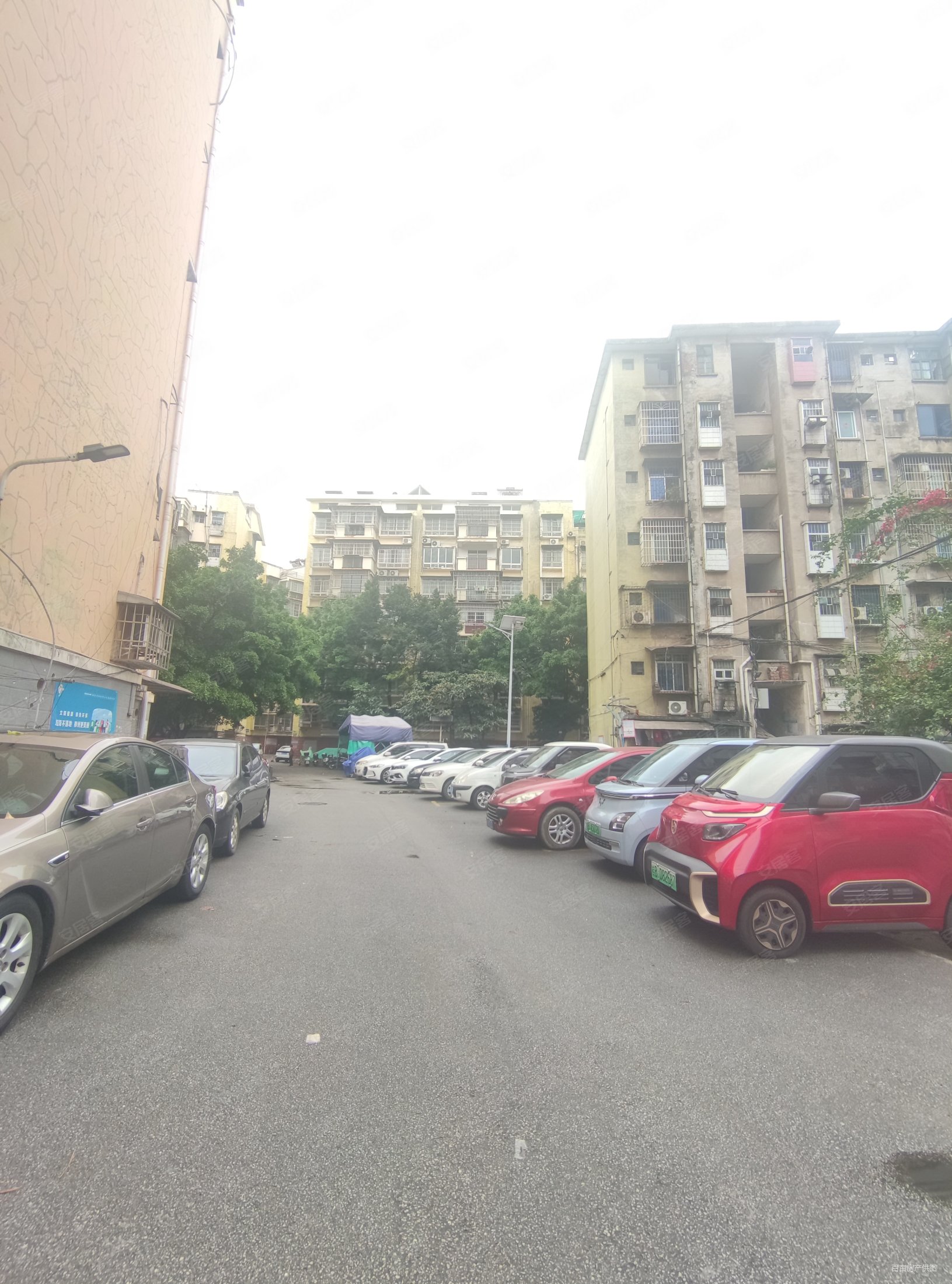 惊爆价西环铁二中旁 和平小区 实用刚需三房步梯三楼带柴房急卖